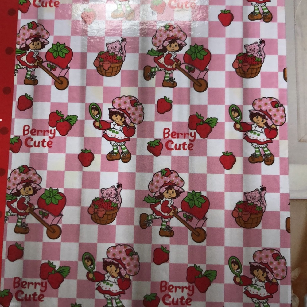 Strawberry Shortcake Pink Shower Curtain Set - Picture 5 of 8